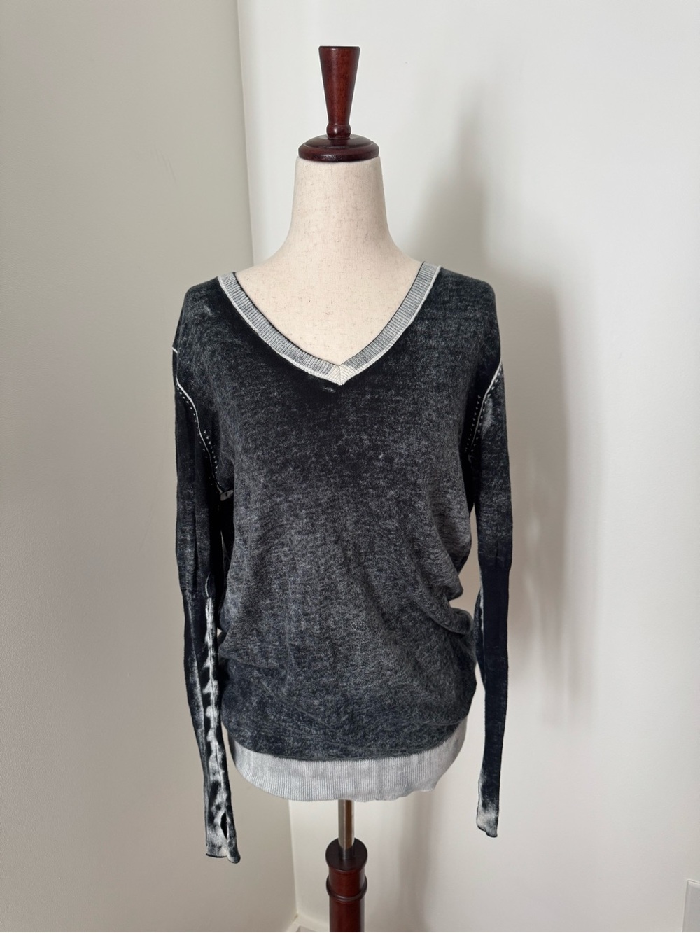 Blanc Noir Acid Wash Open Back Heart Cutout V-Neck Sweater S